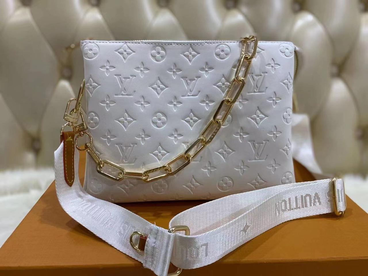 𝐋𝐕 Denim Crossbdy Bag With Chain