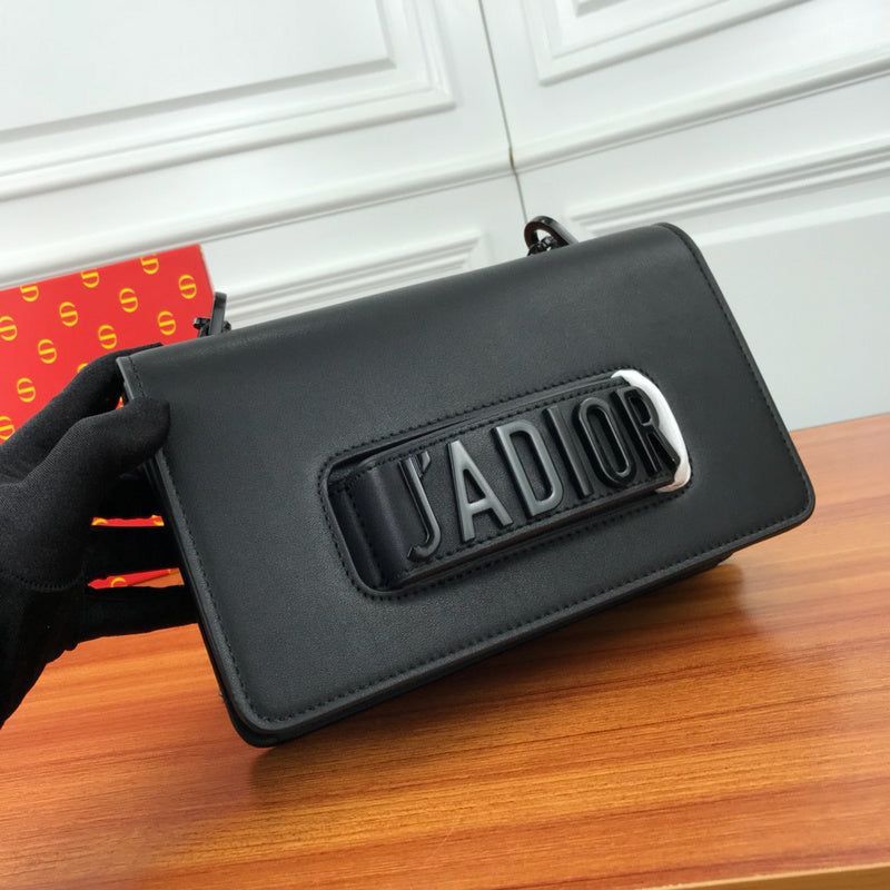 š Black Leather Jāadior Flap Chain Bag