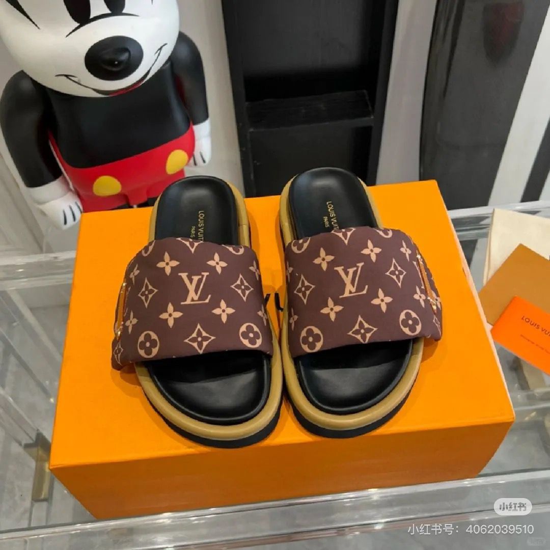 ππ Pillow Comfort Slides
