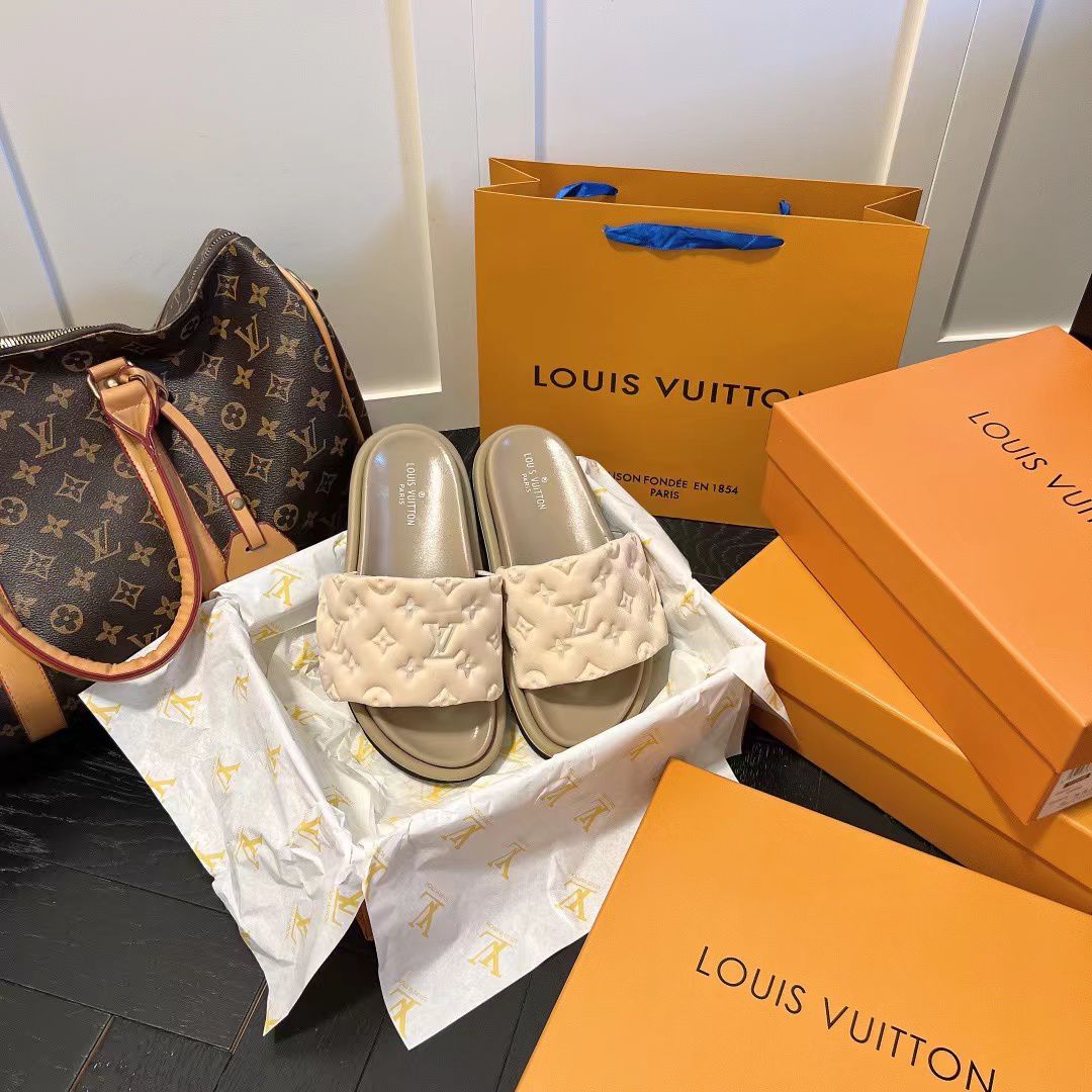 LV Pool Pillow Comfort LOVU Slides