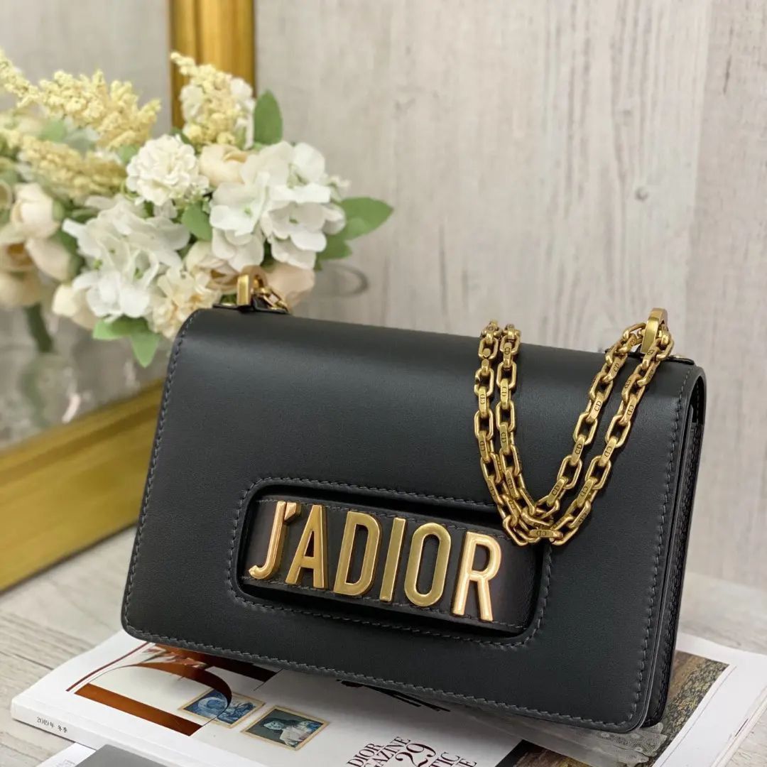 š Black Leather Jāadior Flap Chain Bag