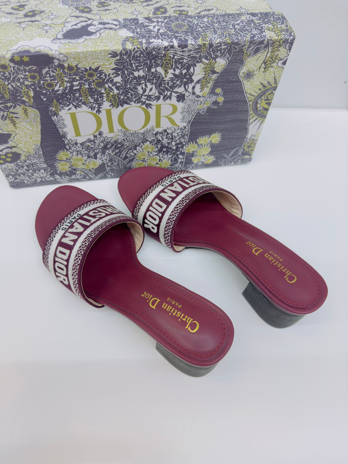 š.š Dway Embroidered Logo Semi Heel Sandals