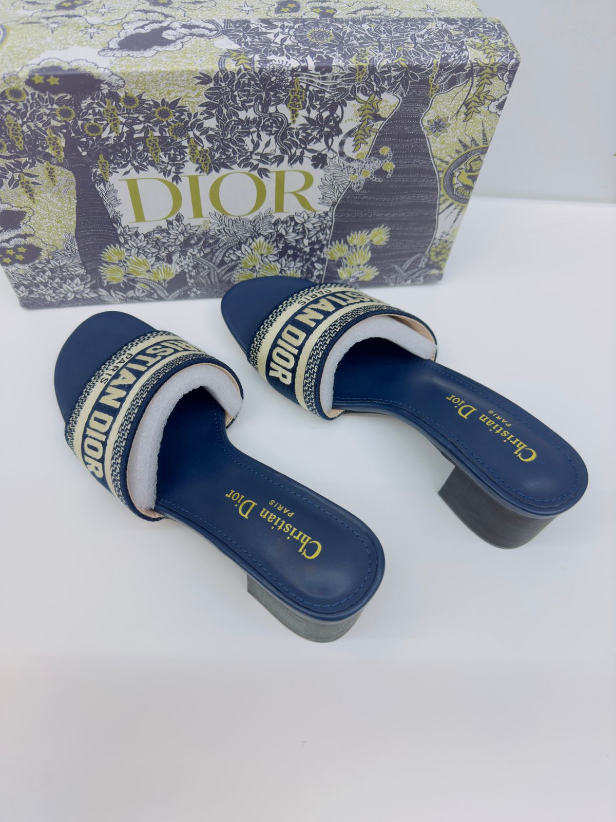 š.š Dway Embroidered Logo Semi Heel Sandals