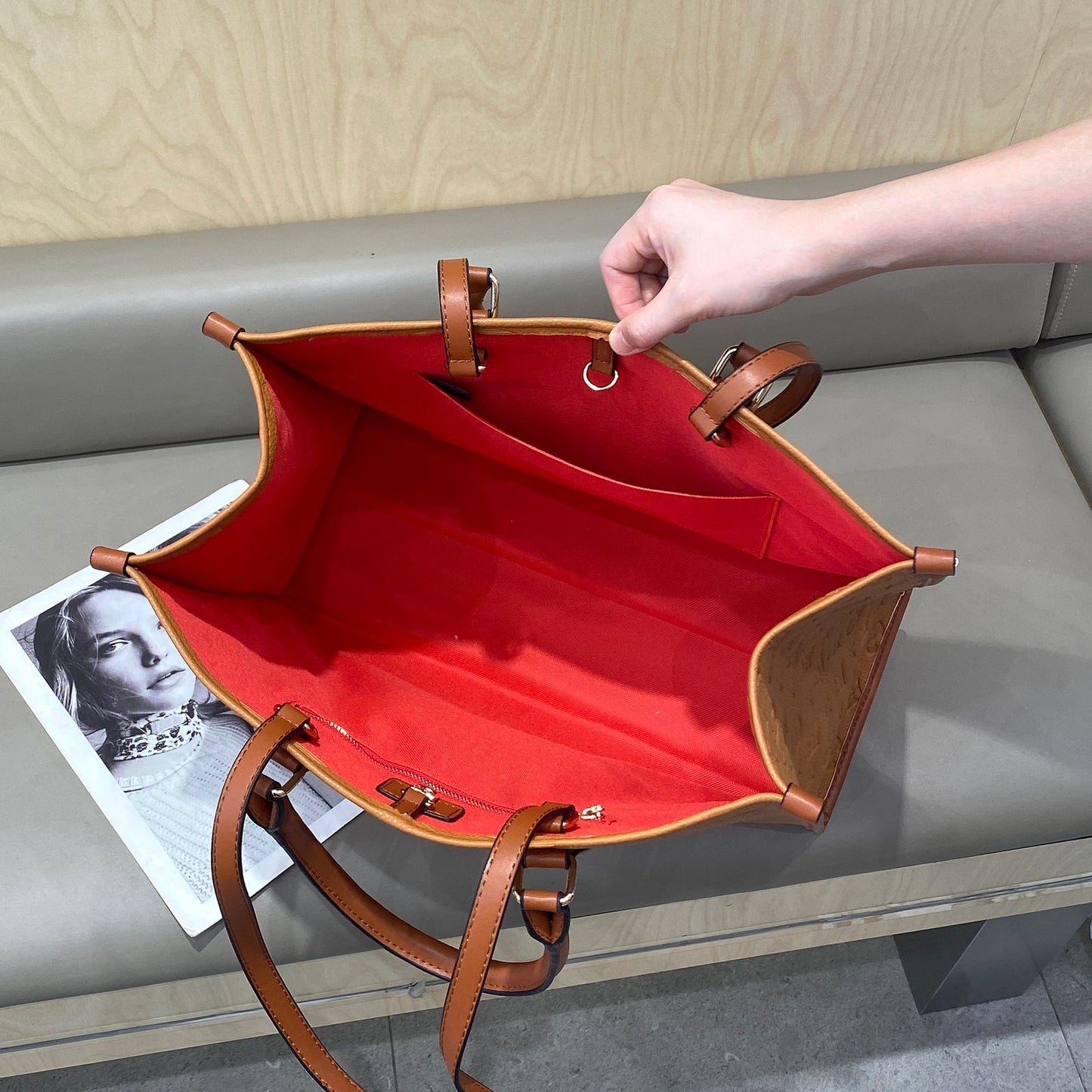 LV Onthego MM Tote Bag 33cm