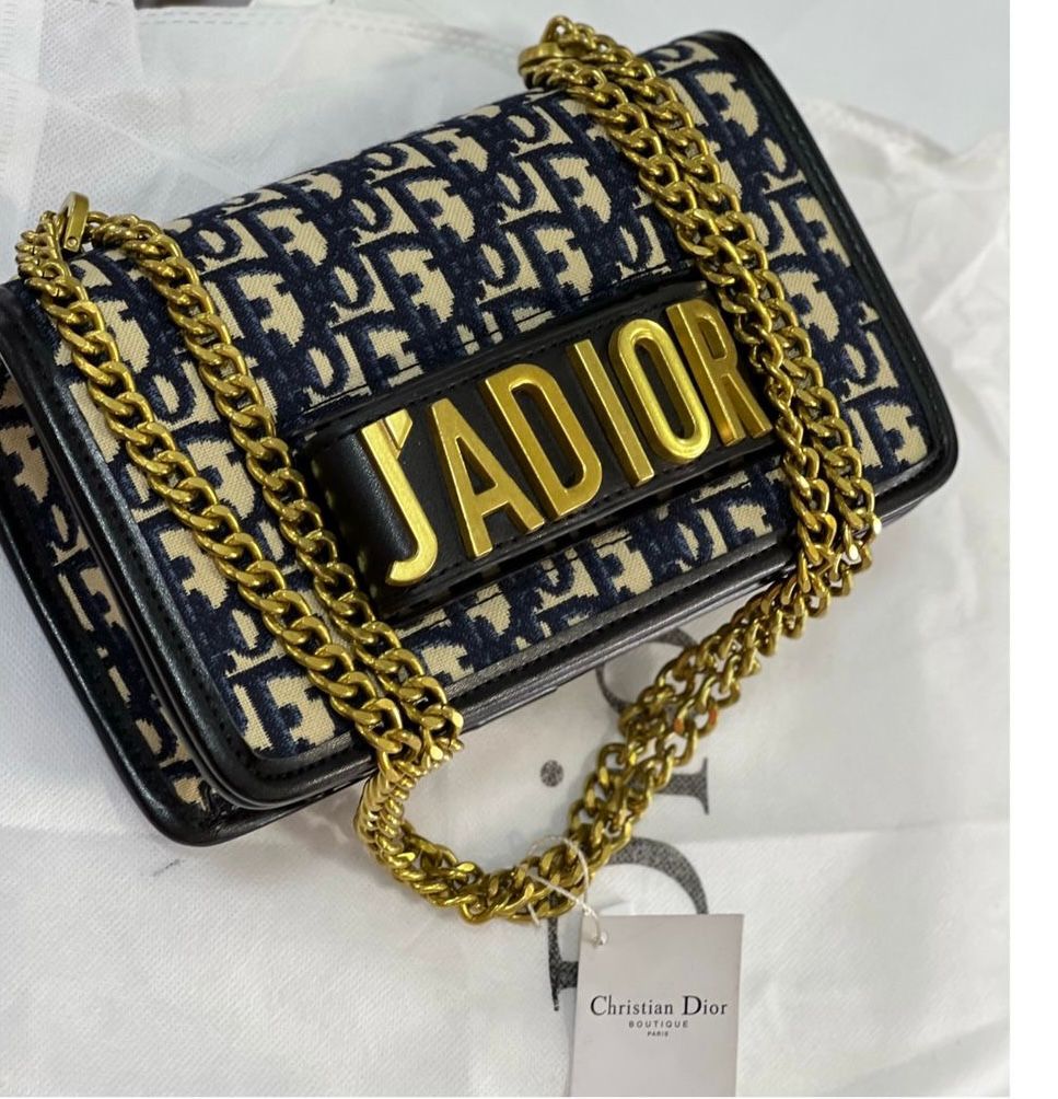 š Black Leather Jāadior Flap Chain Bag