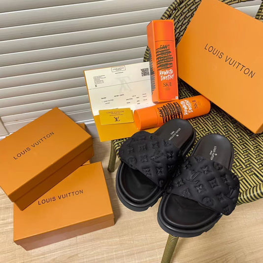 LV Pool Pillow Comfort LOVU Slides